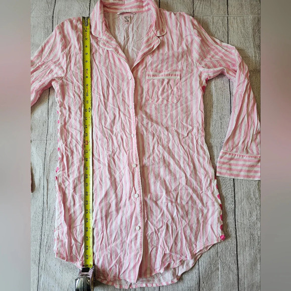 Victoria's Secret •XS• White Pink Striped Sleep Shirt Button Heart Detail sides - Picture 9 of 10